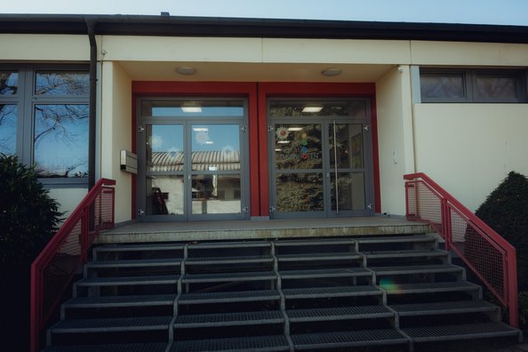 Schulhaus Zusenhofen aussen